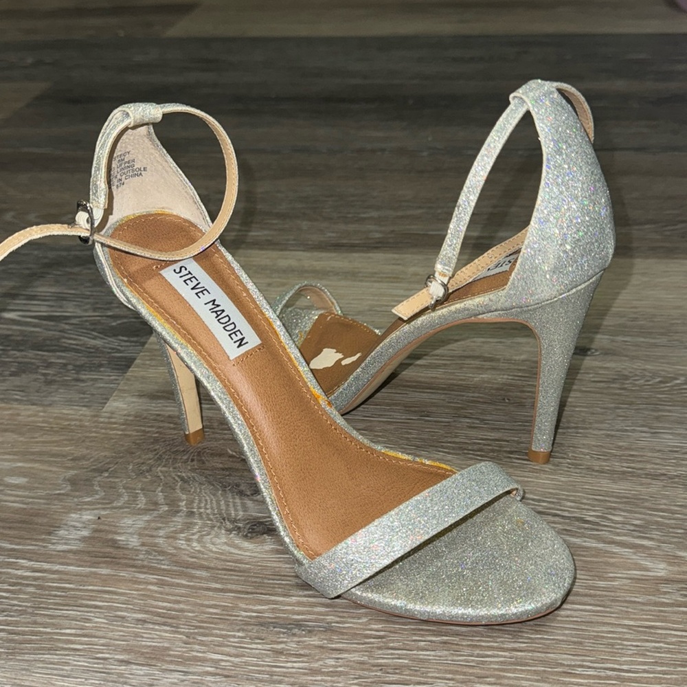 Steve Madden Silver Glitter Heels - Size 8